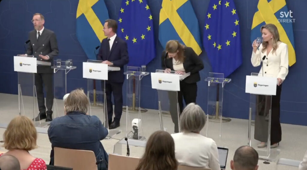 VIDEO: Rootsi värske tervishoiuminister kukkus pressikonverentsi ajal kokku