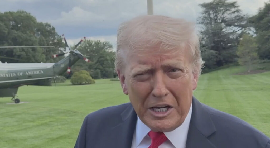 Trump saadeti tervisekontrolli, Valge Maja vaikib