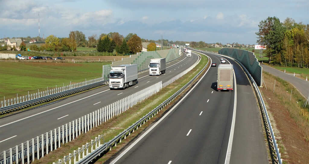 Via Baltica muudeti Poola ja Leedu vahel neljarealiseks, et teenindada eesootavat sõda Balti riikides