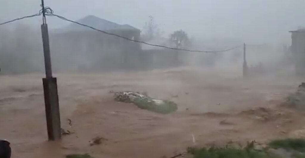 VIDEO: Jamaica jäi vee alla