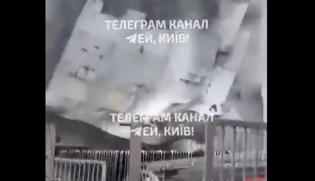VIDEO: Kiievis kukkus kokku suur sõjatehas