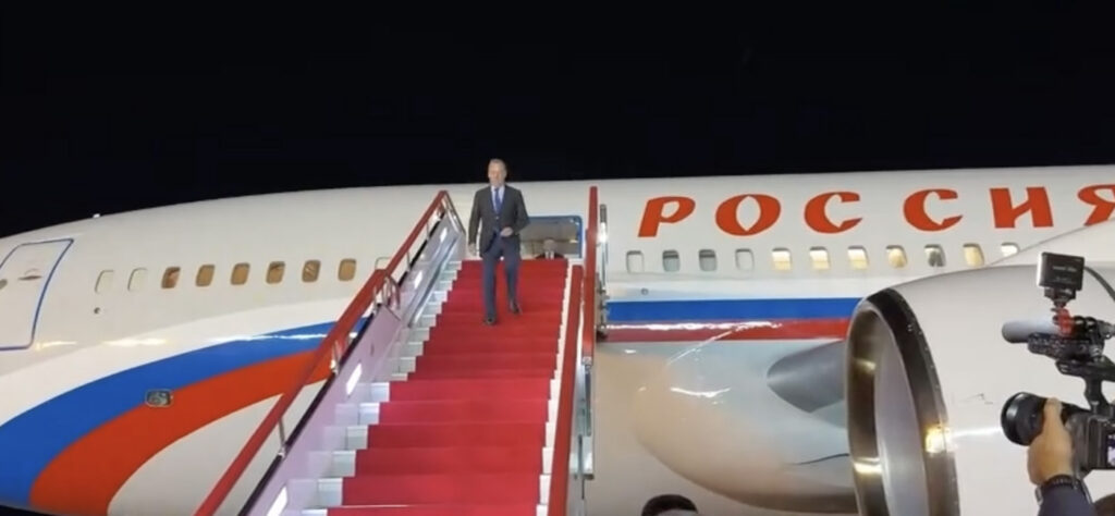 VIDEO: Venemaa tähtsuselt teine mees sõitis visiidile Koreasse