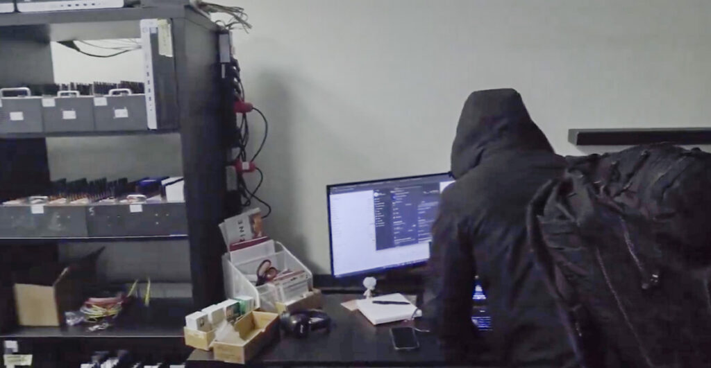 VIDEO: Lätis korraldati haarang telefonipettuste keskuses