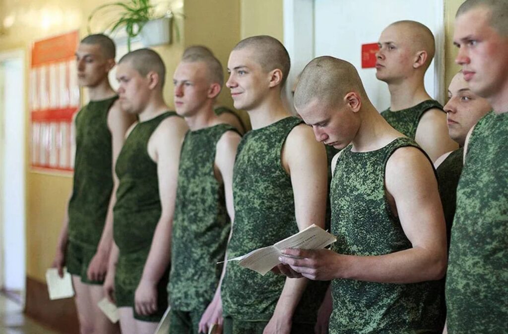 Venelasi hakatakse aastaringselt sõjaväkke kutsuma