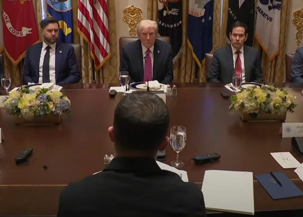 Meedia: Trump kirus ja sõimas Zelenskit viimase külaskäigu ajal