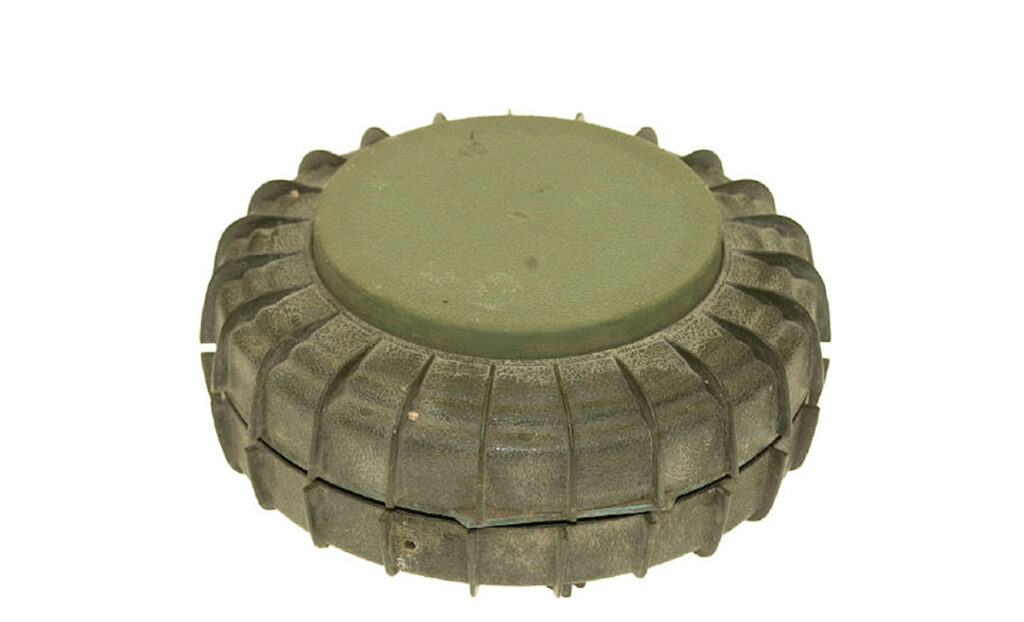 Läti ostab Hispaanialt tankimiine