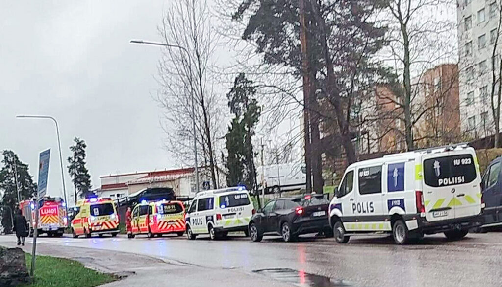 Soomes sõitis lapsevanem autoga otsa oma 3-aastasele lapsele, kes suri