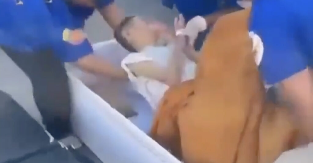 VIDEO: surnu ärkas kirstus ellu mõni minut enne tuhastamist