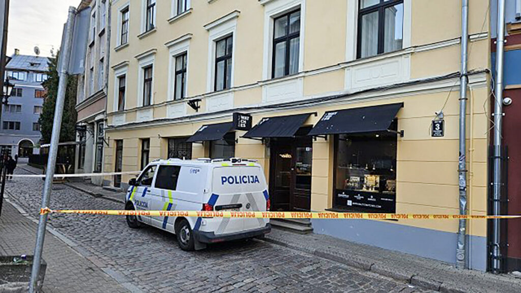 Riia juveeliäri röövinud kurjategijad saadi kätte Soomes