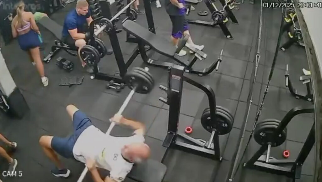 VIDEO: mees suri otse spordisaalis NB! Nõrganärvilistele mittesoovitav