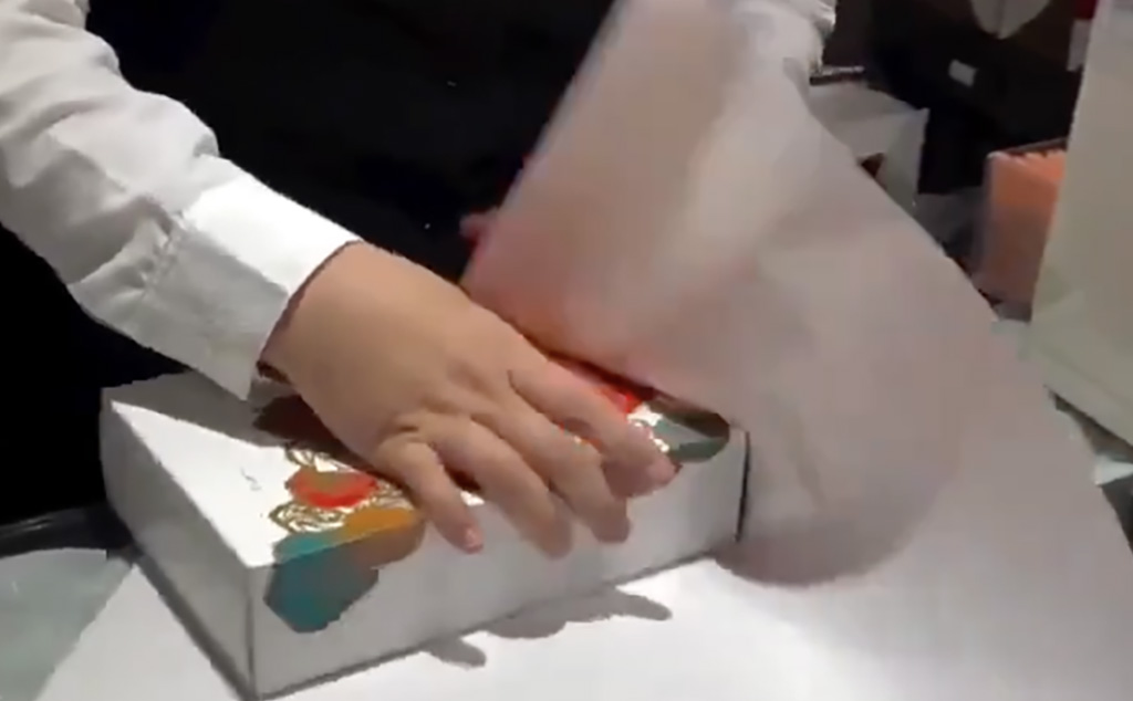 VIDEO: selline on lihtne Jaapani meetod pühadekinkide pakkimiseks