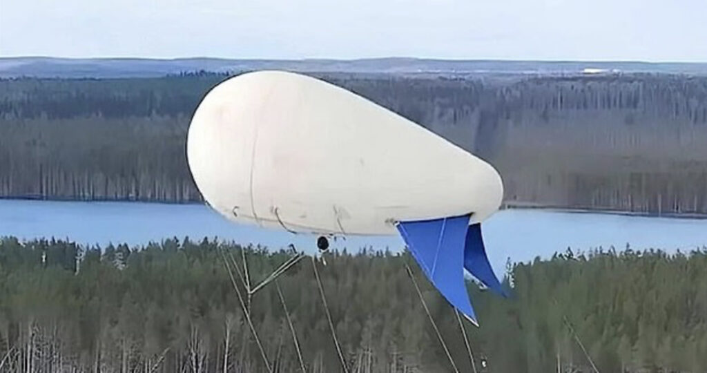 Venemaa on Eesti piiri äärde toonud müstilised õhulaevad – need võivad olla sissetungi eelmäng