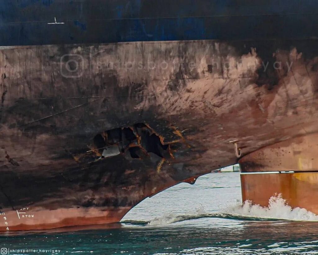 VIDEO ja PILDID: Ukraina drooniga tabamuse saanud Vene tankerit märgati Türgis