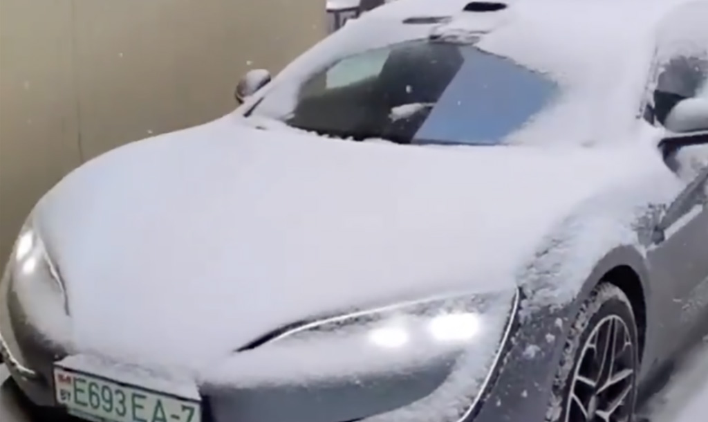 VIDEO: Valgevenes prooviti, kuidas töötab Hiina autol lume eemaldus – tulemus polnud päris see mis reklaamis