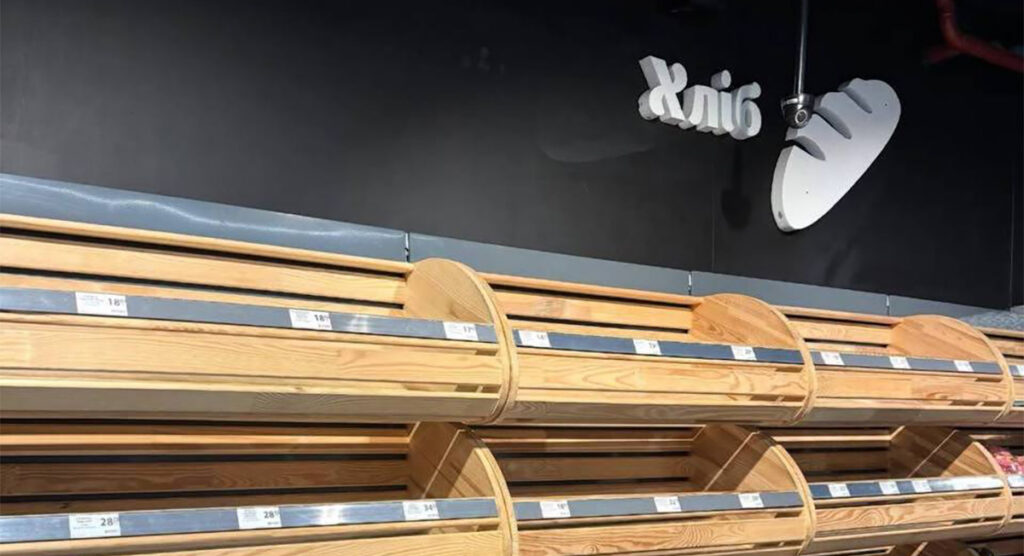 Ukraina elanikud on asunud leiba kokku ostma