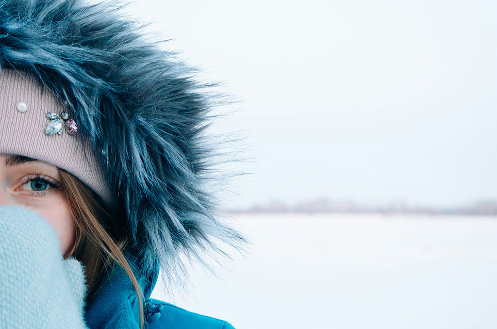 Jäitkö sisätiloihin pakkasen takia? Asiantuntijan opas ruutuajan hallintaan talvisäillä