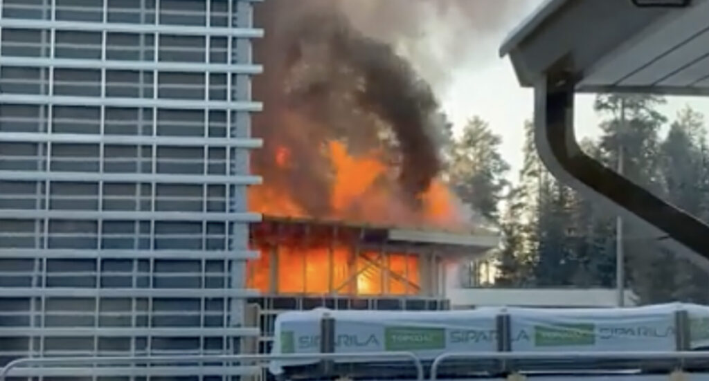 Soomes puhkes koolimajas tulekahju, õpilased evakueeriti