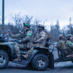 Sõja ülevaade: Ukraina eest sõdivad vanaisad, samal ajal kui noori mehi säästetakse