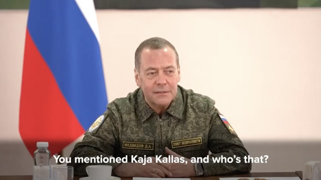 Vene endine president oli sõjaväevormis, kirus Kaja Kallast