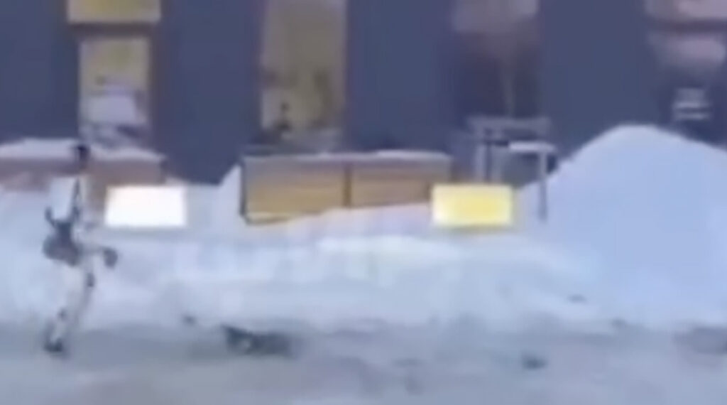VIDEO: Venemaal saadeti robot lund lükkama – selline oli tulemus