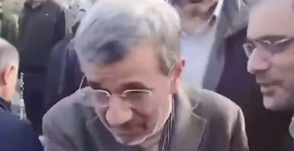 VIDEO: Iraanis ärkavad surnud ellu – endine president, kelle USA ja Iisrael surnuks kuulutasid, ilmus välja