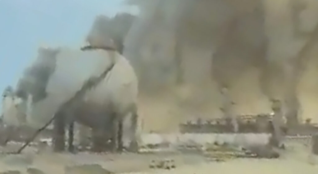 VIDEO: Saudi Araabia suur naftatöötlemistehas sai tabamuse, puhkes tulekahju