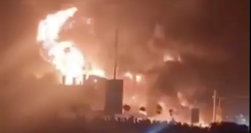 VIDEO: Dubai lennuväljal kärgatas plahvatus, puhkes suur tulekahju