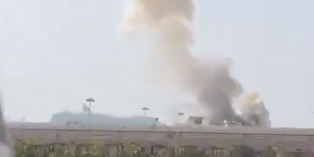 VIDEO: suur Saksa kruiisilaev sai peaaegu pihta Abu Dhabi sadamas