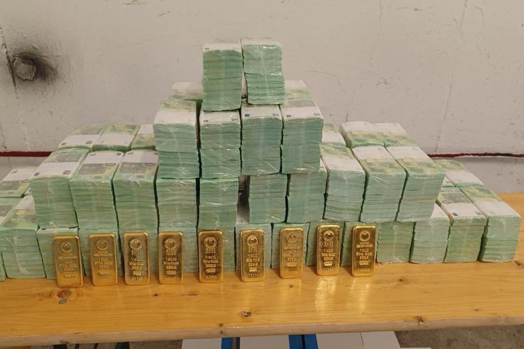 Ungari välisminister rääkis, kuidas läbi Ungari veeti suurtes kogustes Ukraina raha ja kulda