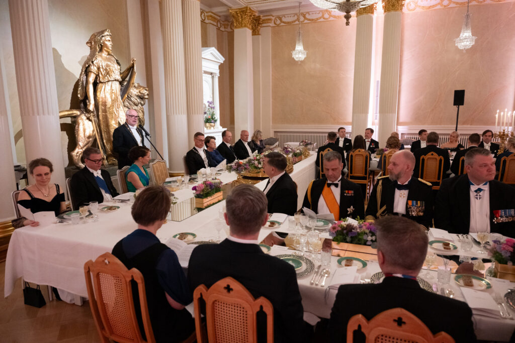 President Karis riigiõhtusöögil Helsingis: Eesti jääb alati Soome lähedaseks sõbraks ja usaldusväärseks liitlaseks