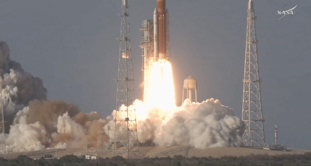 VIDEO: startis esimene Kuu-lend üle pika aja