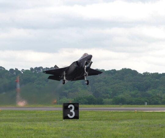 Soome õhuväe piloot lendas esimest korda hävitajaga F-35