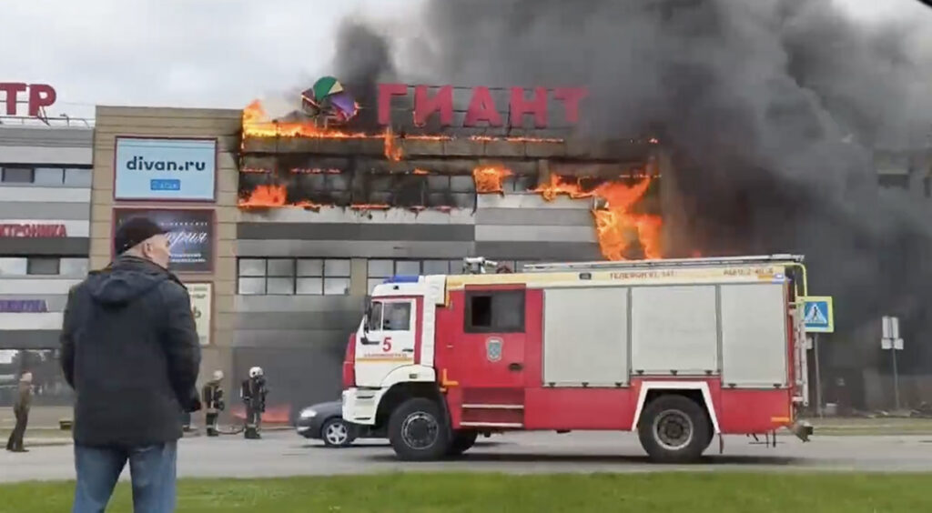 VIDEO: Kaliningradis süttis suur kaubanduskeskus