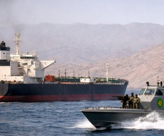 Iraan hakkas taas Hormuzi väina läbimise eest raha küsima