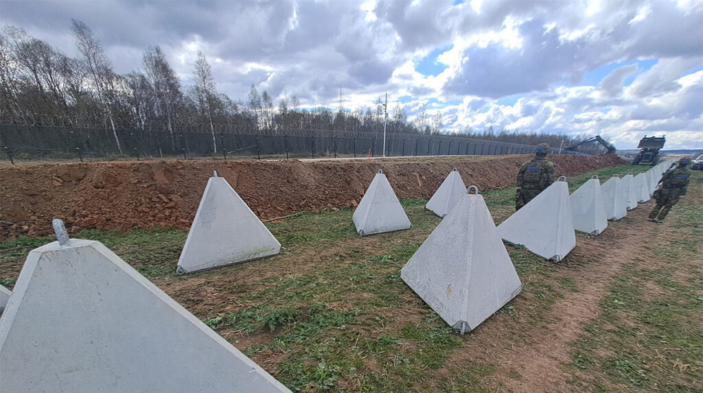 VIDEO: Eestis algas võimsa kaitseliini ehitus