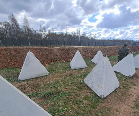 VIDEO: Eestis algas võimsa kaitseliini ehitus