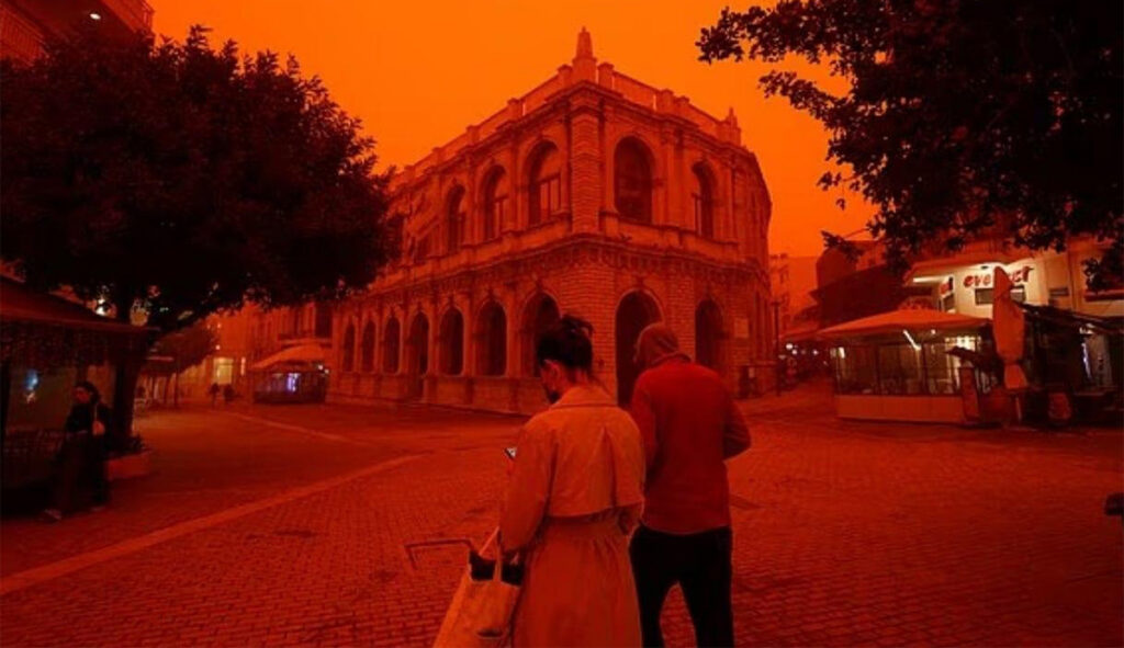 VIDEO: Kreeta saar värvus punaseks
