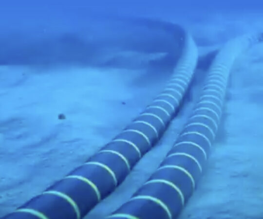 Iraan ähvardas, et hakkab merekaableid läbi lõikama