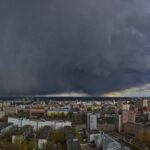 Järjekordne Vene naftatehas sai tabamuse, taevas tõmbus mustaks