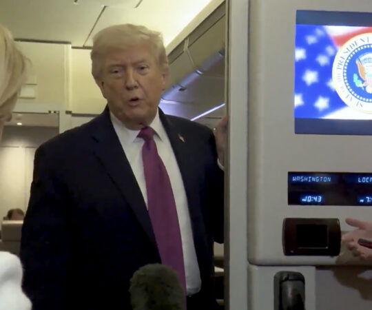 Trump lubas uuesti Iraani pommitama hakata