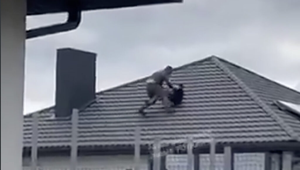 VIDEO: Ukraina värbamisametnikud läksid mehele katusele järgi