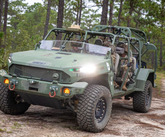 USA läheb üle sõjamajandusele: autotehased hakkavad relvi tootma