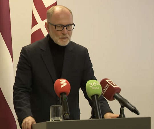 Läti kaitseminister astus tagasi – Venemaa suunas Ukraina droonid Lätti, kus need plahvatasid kütusehoidlas