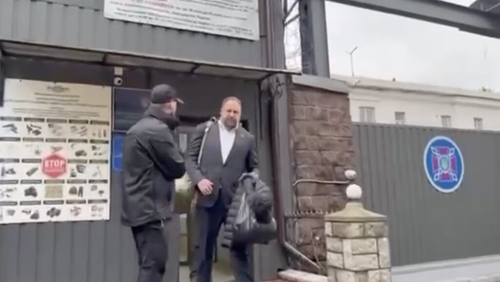 VIDEO: Ukraina presidendi suurim sõber lasti arestimajast välja