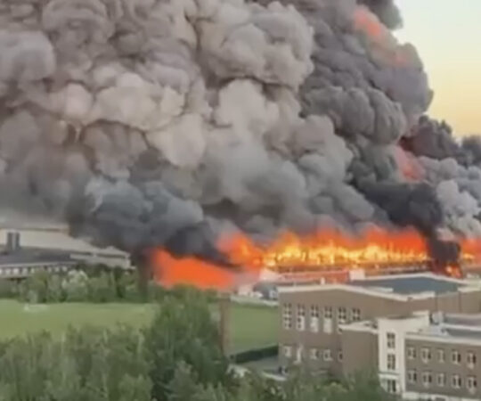 VIDEO: Kiievi lähedal sai tabamuse suur relvaladu