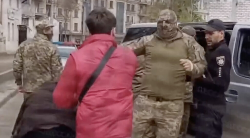 VIDEO: sõjaline värbamine Ukraina moodi