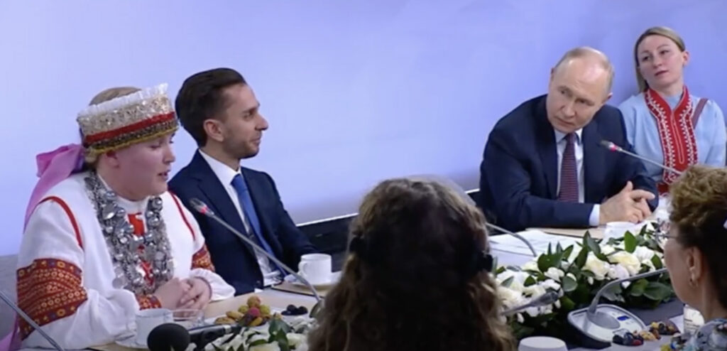 VIDEO: Setode esindaja istus Putiniga ühe laua taga ja kiitis mulgi kapsaid – Putin tegi ettepaneku levitada neid üle Venemaa