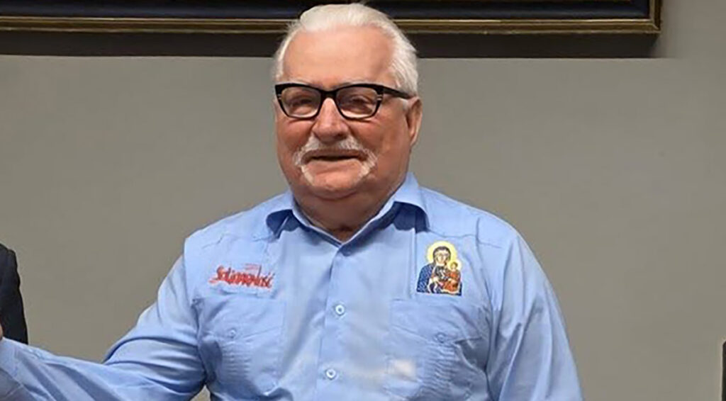 Poola legendaarne vabadusvõitleja pettus Zelenskis, eemaldas Ukraina lipu rinnast