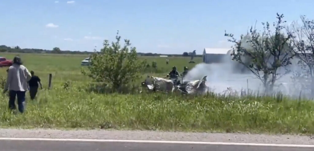 VIDEO: USA-s kukkus lennuk alla, 12 inimest said surma