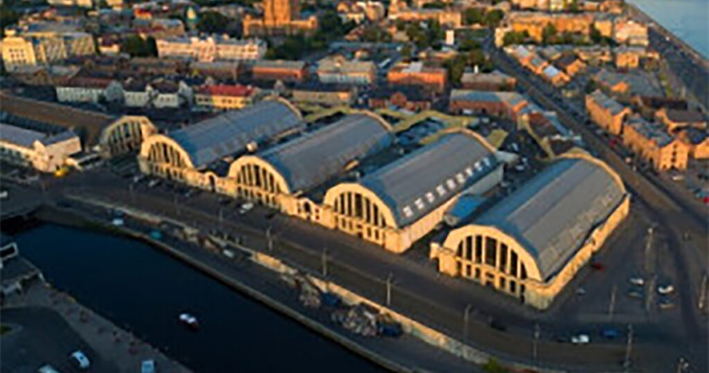 Riia keskturul suleti päevapealt lihapaviljon